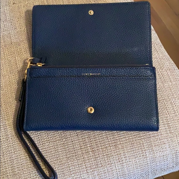 Tory Burch Britten Smartphone Wallet Royal Navy - Picture 15 of 16